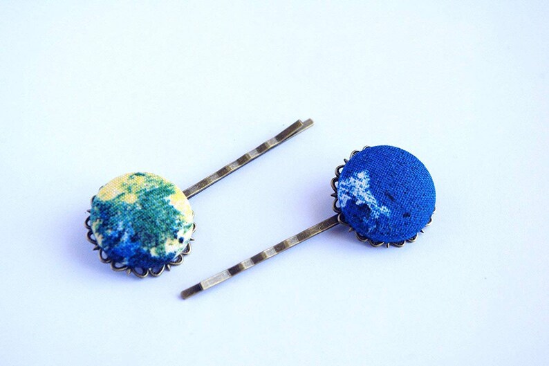 Tye die print fabric hairpin for woman Baba cool Seventies style accessories 2 tie dye bobby pins Hippie Chic hair pin Blue Green Yellow