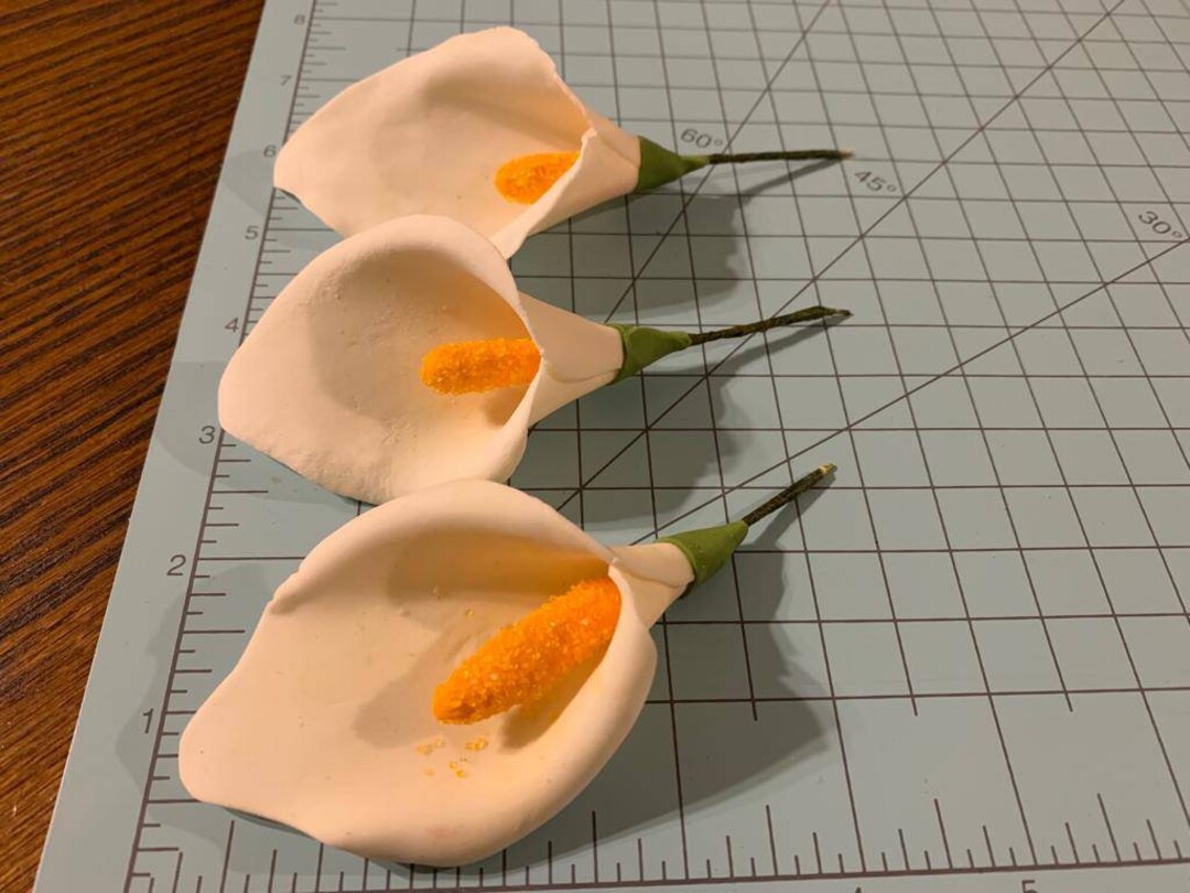 Edible Gum Paste Lilies Edible Flowers Etsy