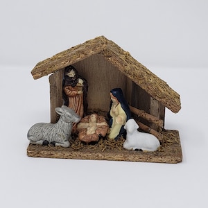 Nativity creche - Vintage Creche - Vintage Christmas - Mary Joseph Jesus - Vintage Holiday - Wood Creche - Small Nativity - Noël