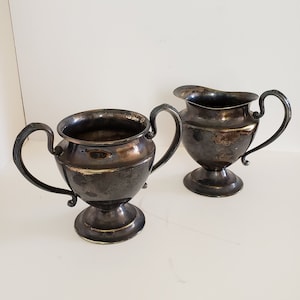 Pot à crème et sucre Camirand en métal argenté, montures W M Montréal, métal argenté EPNS, décor Art nouveau