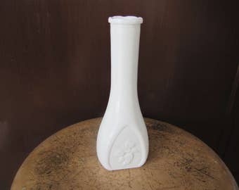 Tall Milk Glass Vase, Glass Vase, Vintage Milk Glass, Flower Vase, Floral Arranging, Urn Vase Table Decor, Shabby Chic Decor