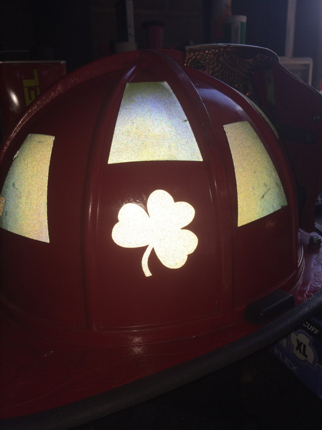 Clover Leaf -> HIGHLY REFLECTIVE