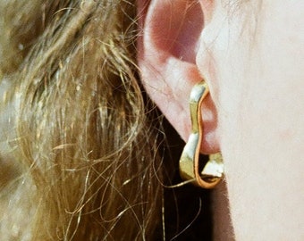 Statement ear cuff with piercing, Organic texture gold ear cuff, Unique silver ear cuff hand made, Single statement wrap earring cuff unisex