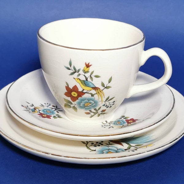 Vintage Carrigaline Irish Ceramic Pottery Carrigcraft Birds Wildlife Cup, Saucer & Plate Set