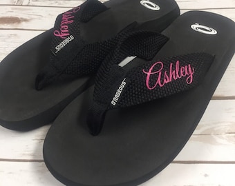 Personalized Flip Flops, Bridesmaid Flip Flops, Bridesmaid Sandals, Vacation Sandals, Cruise Sandals, Girls’ Trip Sandals, Bridesmaid