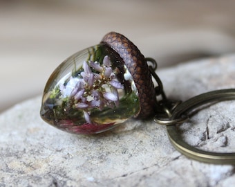 Acorn Keychain with Real Heather Flowers Moss, Resin Keychain, Real flower keychain, Forest amulet, Acorn Keychains, Bridesmaid gift