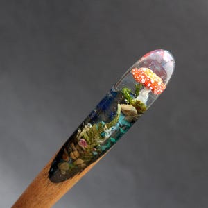 Hair stick Mushroom Painted Real Moss Fern Hair Long Terrarium Mushroom Hair Holder Wooden Hair slide Forest Witch Woodland Fairy Wood Resin
