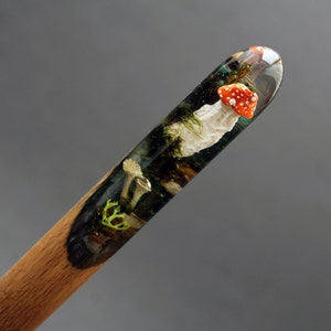 Hair stick Mushroom Painted Real Moss Fern Hair Long Hair Holder slide Forest Witch Woodland Fairy Wood Resin Terrarium MushroomWooden Hair