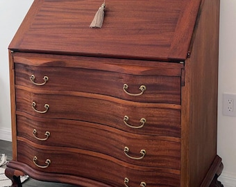 Early 20th-century American mahogany slant front desk