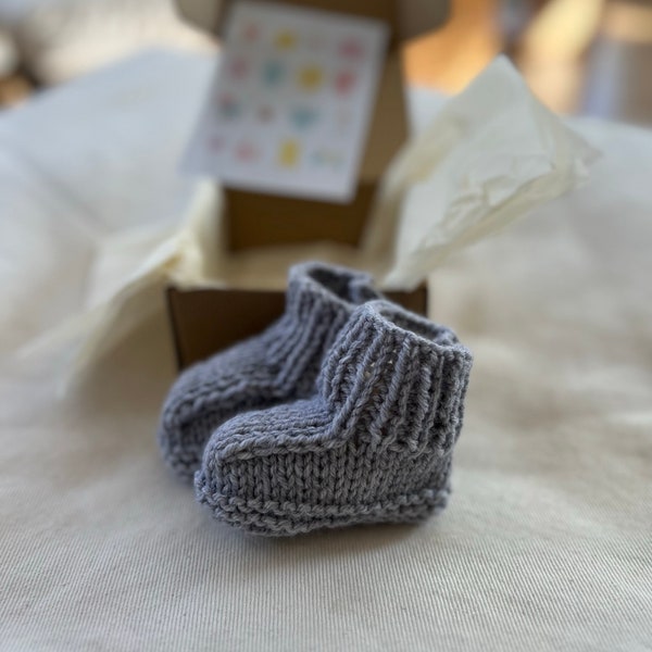 Knit Baby Booties Pattern for Newborn to 6 Months Size, Knitted Baby Booties Pattern Fine Weight Yarn 2 Easy