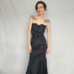 90年代のカシェ ブラック ストラップレス マーメイド ガウン – サイズ 6