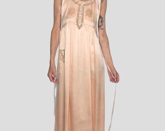 Perzikzijden nachtjapon jaren 1920: vintage slipdress met flap
