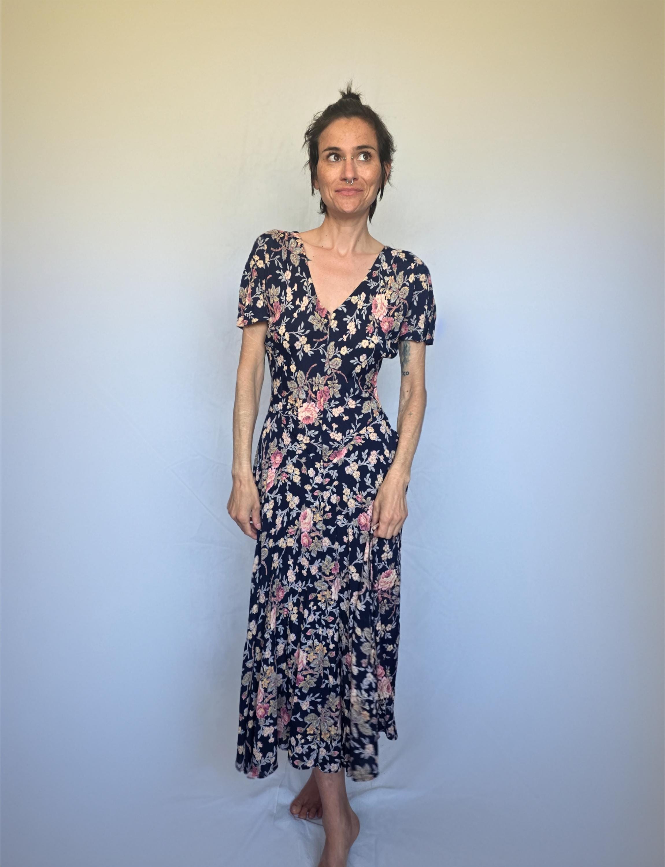 90s grunge dress Here's How To Style The '90s Aesthetic For Summer 2023 90s Grunge Dress - Etsy