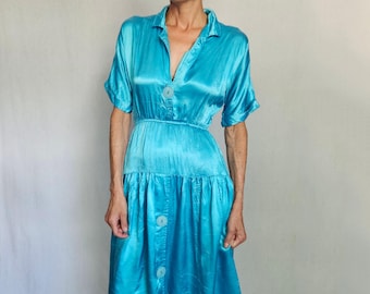 Vestido de cetim azul-marinho Blondie and Me dos anos 80 – Fabricado nos EUA