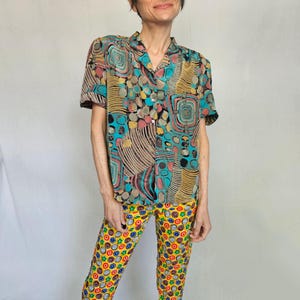 80s Abstract Print Button-Up Shirt – Geometric Pattern Short Sleeve Blouse