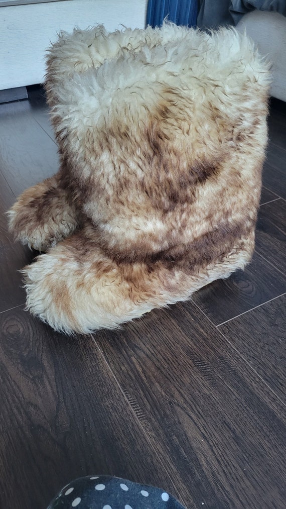 1970s Isba goat fur boots made in France - Gem
