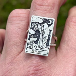 Anillo de cartas del tarot en plata de ley, todos los diseños de cartas del tarot hechos a tu medida