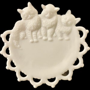 Unique Milk Glass dish with 3 kittens