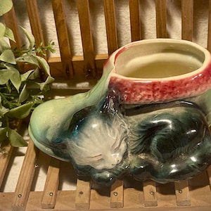 Vintage Cat Shawnee Pottery