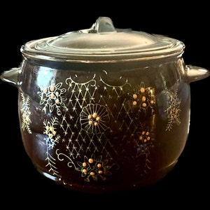 Brown Armco covered soup pot