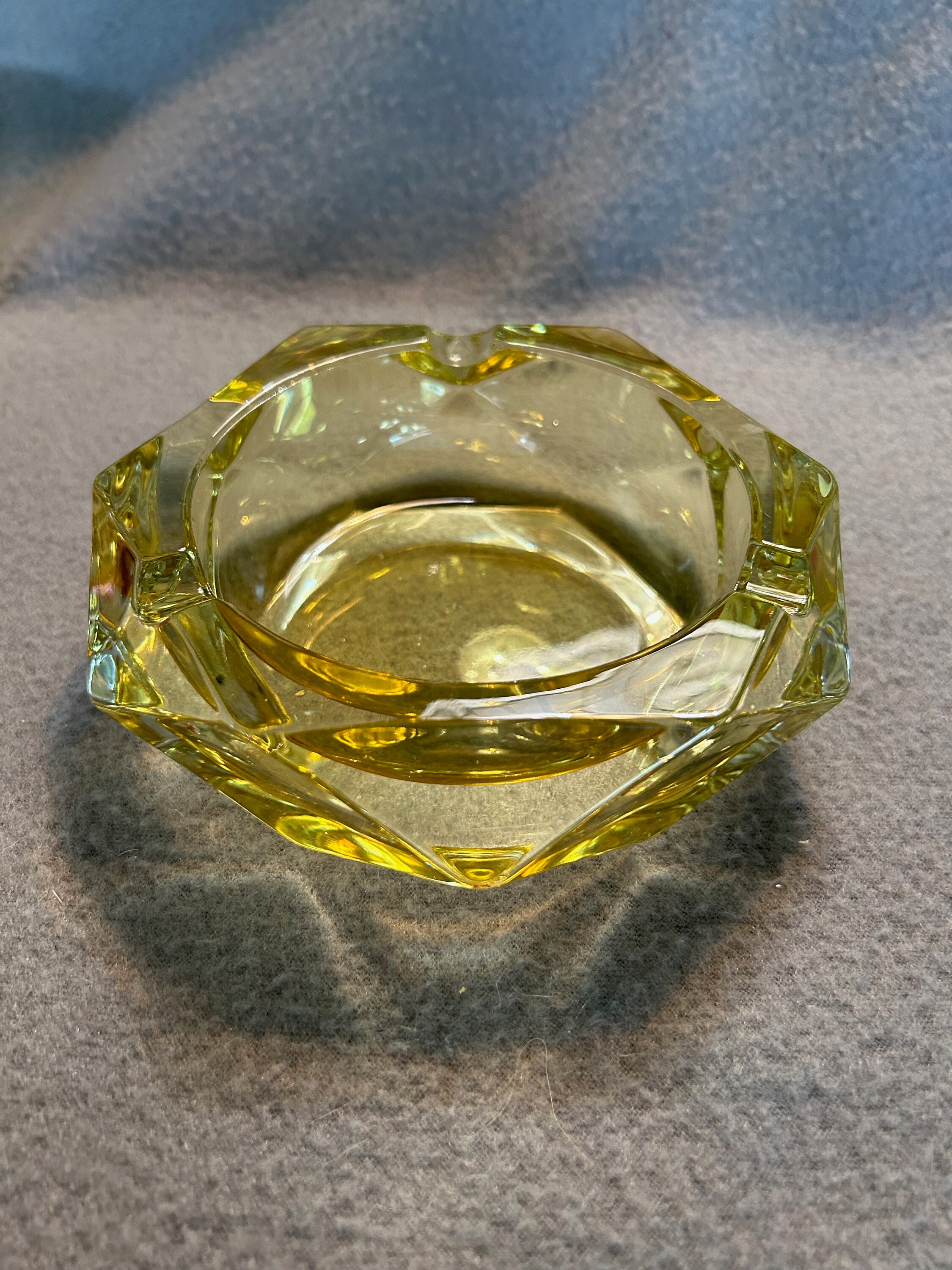 Glass Ashtray Faceted Cut, Vintage Glass Ashtray Hexagonal Bowl , Molded  Yellow Ashtray Glass, Heavy Molded Star Glass Bowl, Collector Gift 
