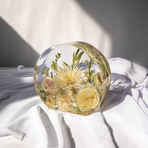 CUSTOM 7&quot; Standing Circle Floral Preservation for Bouquets in Resin | Wedding Flower Preservation | Bouquet Preservation | Wedding Gift