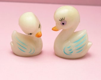 New Old Stock! Vintage Mini Plastic Swans - SSCO Hong Kong