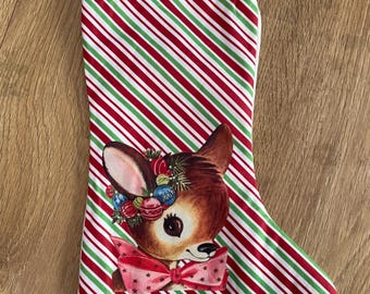 Kitschmas rena cervo boneco de neve meia de Natal de inspiração vintage rosa retrô atômico meados do século árvore estrela Vinnie menino pastel