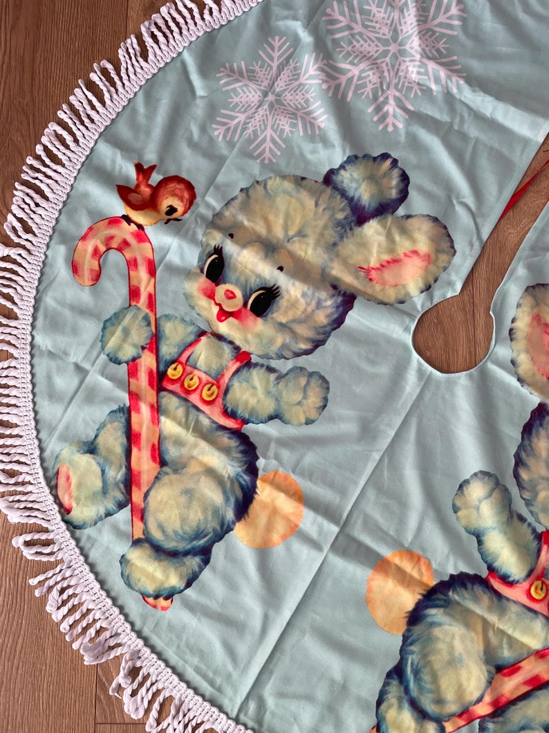 vintage kitsch retro kitschmas meyercord wonderland kitten bunny rabbit snow candyland Christmas tree skirt pastel decoration Vinnie 1950s imagem 7