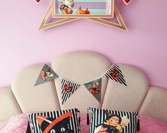 Halloween triangle bunting decoration candy stripe black vintage retro kitsch 50s 60s hat  cat kitten witch spooky Vinnie boy atomic