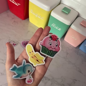 Vintage inspired kitsch kawaii retro fridge magnet bear bunny rabbit meyercord sweet Vinnie boy kitchen anthropomorphic