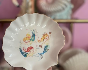 Green blue turquoise mermaid sea scalloped ceramic trinket ring tray vanity kitsch vintage girly positive shell child decor