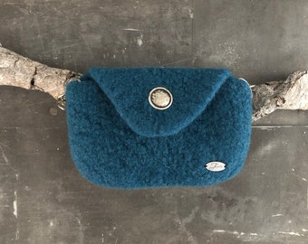 elegance belt bag in black and light blue by meiTaschi