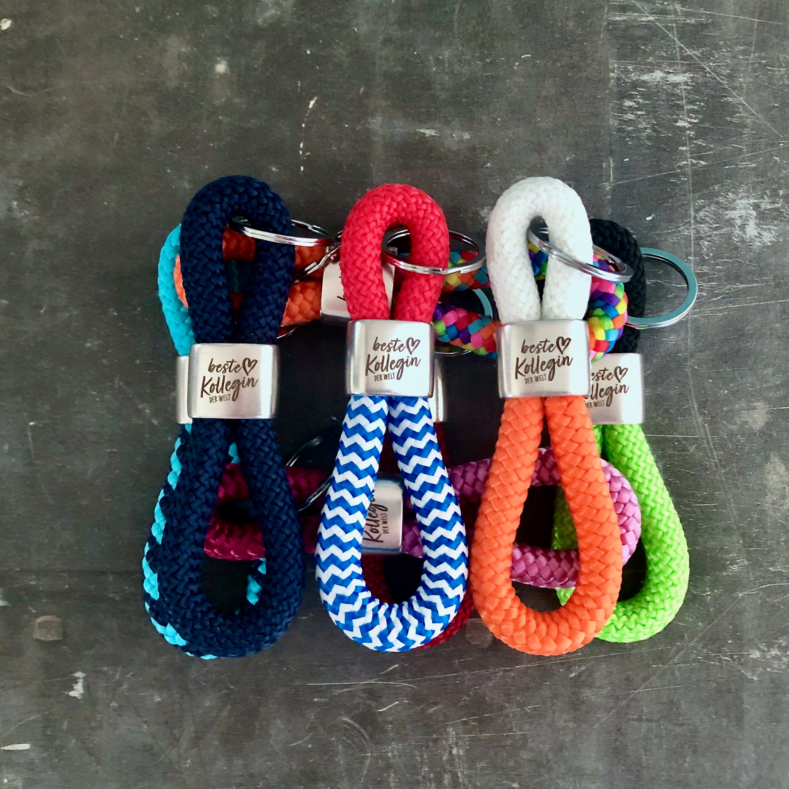 Key rings made of sail rope and silver colored key rings