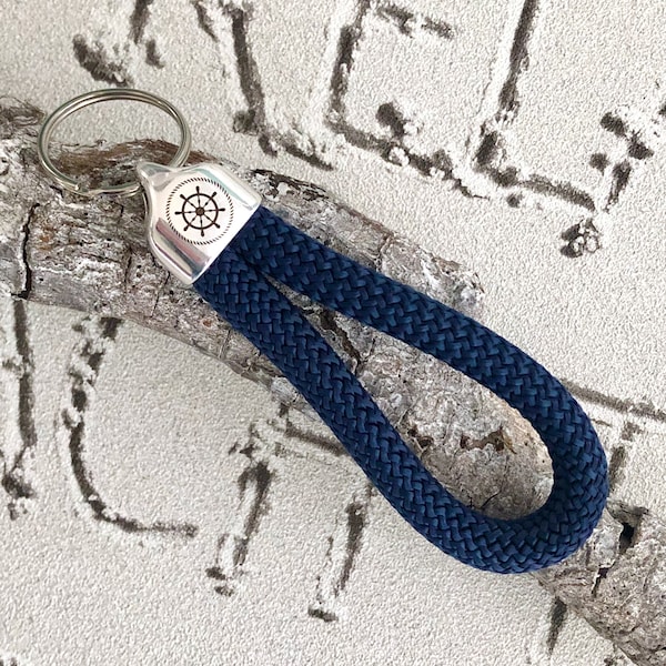 Schlüsselanhänger aus Segelseil mit Ruder in verschiedenen Farben mit silberfarbenem Schlüsselring