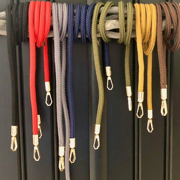 bag strap made of sail rope with silver colored carabiners