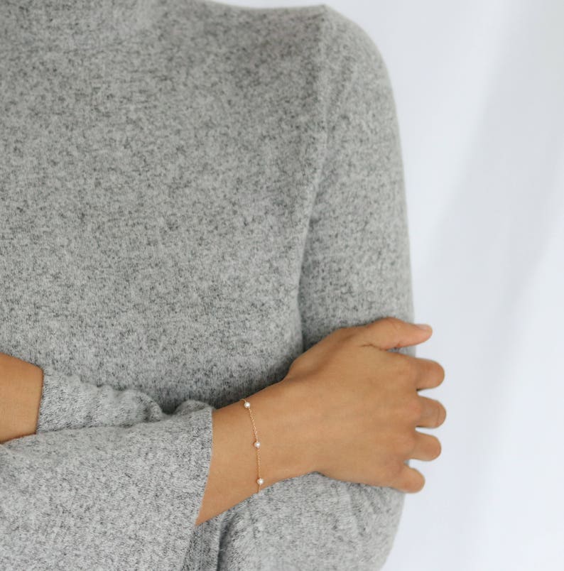 Dainty Pearl Bracelet Gold Pearl Bracelet Delicate Etsy
