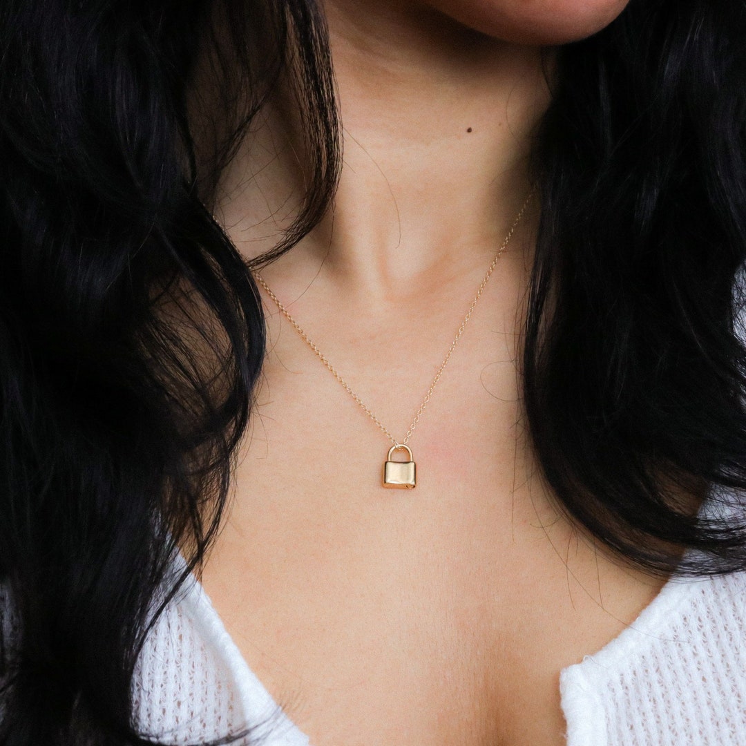Lock necklace, gold padlock pendant, dainty gold necklace