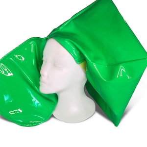 Linkeroog lakleer vinyl groene hoed