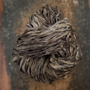 Ruban de soie sari carbonisé, ruban de soie graveleux, ruban à pampilles, ruban pour chapeau, ruban de soie éclaboussé, ruban pour chapeau de cow-boy, ruban pour bijoux