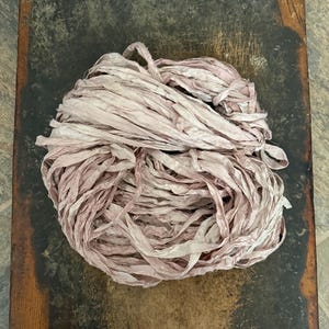 ERDBEERMILCH 5Y recyceltes Seidenband, Hutmacherbedarf, Webband, Webband, rosa Hutband, shabby Seidenband, Hutschmuck, Hutschmuck