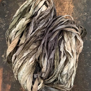 ANCIENT PATH 5Y Recycling Seidenband, shabby Seidenband, Hutmacher Band, dunkles Ombre Seidenband, Hutband, Quastenband
