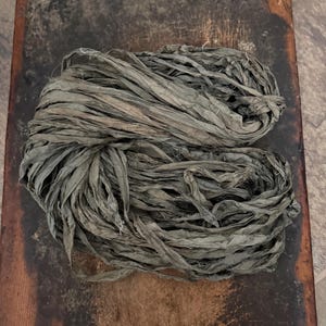 Cinta de seda reciclada NORI de 5 yardas, cinta artesanal, cinta de seda verde oscuro, cinta de sombrerería, cinta de seda con degradado oscuro, cinta para diario, cinta para sombrero