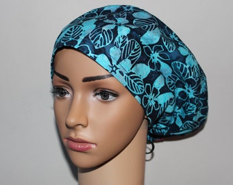 Bonnet fleuri : batik bleu, bonnet chirurgical européen