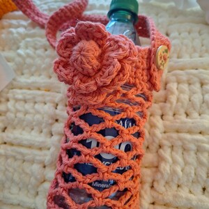 Spring Crochet Water Bottle Holders Crossbody Strap Holder for Water Bottle Holder with Flower Mother's Day Gift