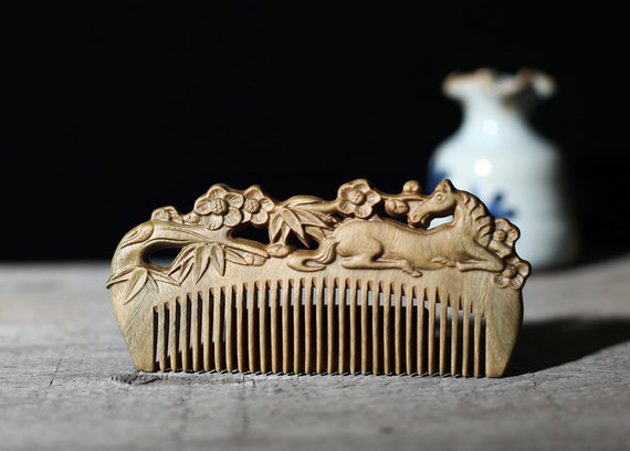 Handmade Seamless Natural Green Sandalwood Massage Comb  display picture 3