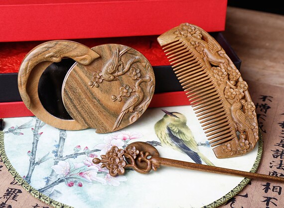 Handmade Seamless Natural Green Sandalwood Massage Comb  display picture 1