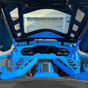 Corvette C8 Stingray / Eray / Z06 custom veerpootafdekkingen motorruimte (alle kleuren!)