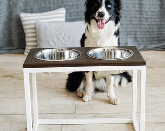 Upphöjd matskål för stor hund / Extra stor hundskål 1800 ml med upphöjt stativ Trätopp + Vit ram / Matstation för hundar