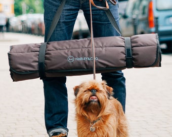 Dog Roll up Travel Mat, waterproof dog mat, portable outdoor dog bed, suitable for parks and camping rest, foldable water resist dog lounger